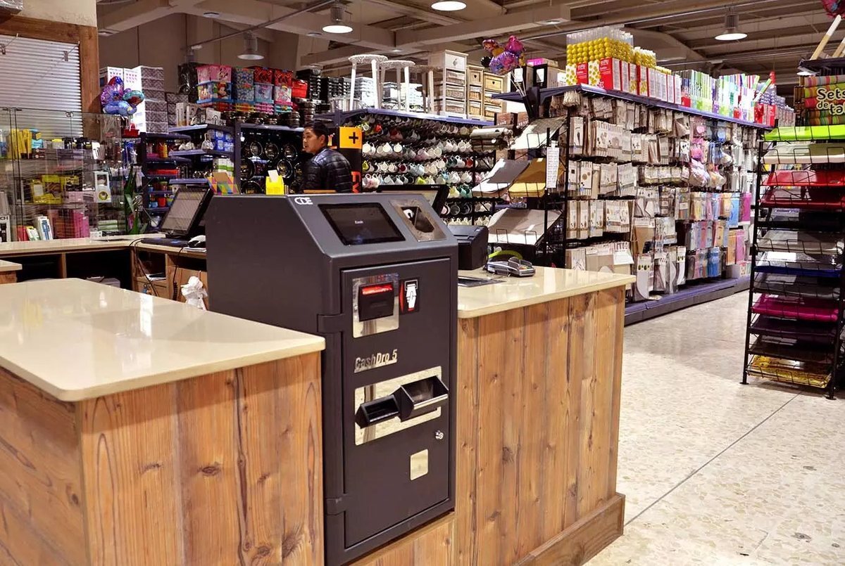 Cash machine CashDro dans un magasin