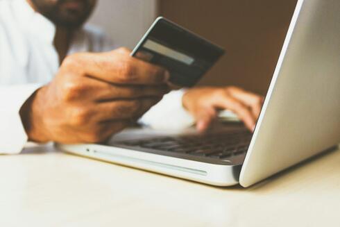 Invoicing and stock for your webshop